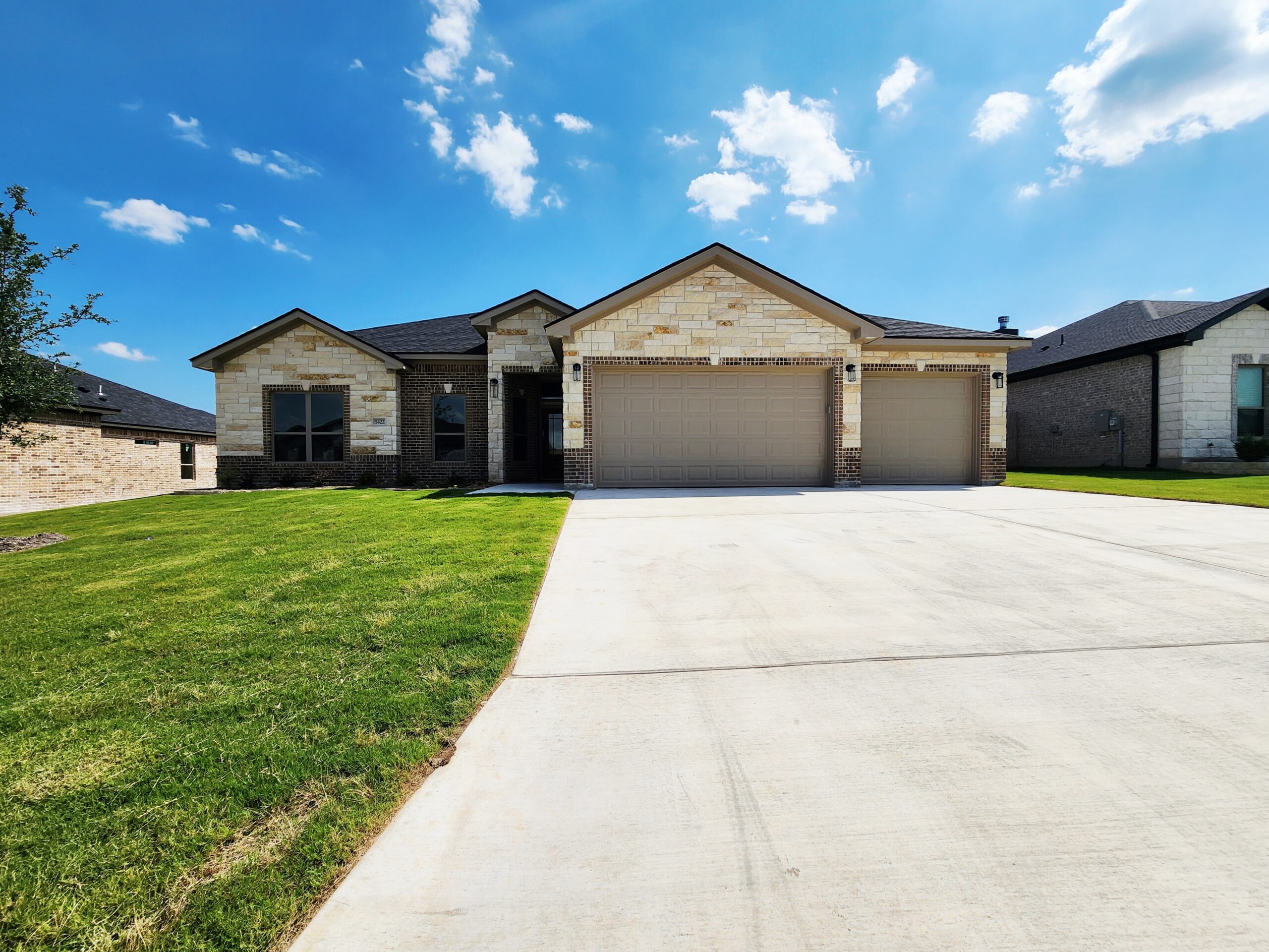 5422 Espiritu Santo, Belton, TX 76513 — Nugget plan by Carothers Executive Homes in Three Creeks, Belton, Texas