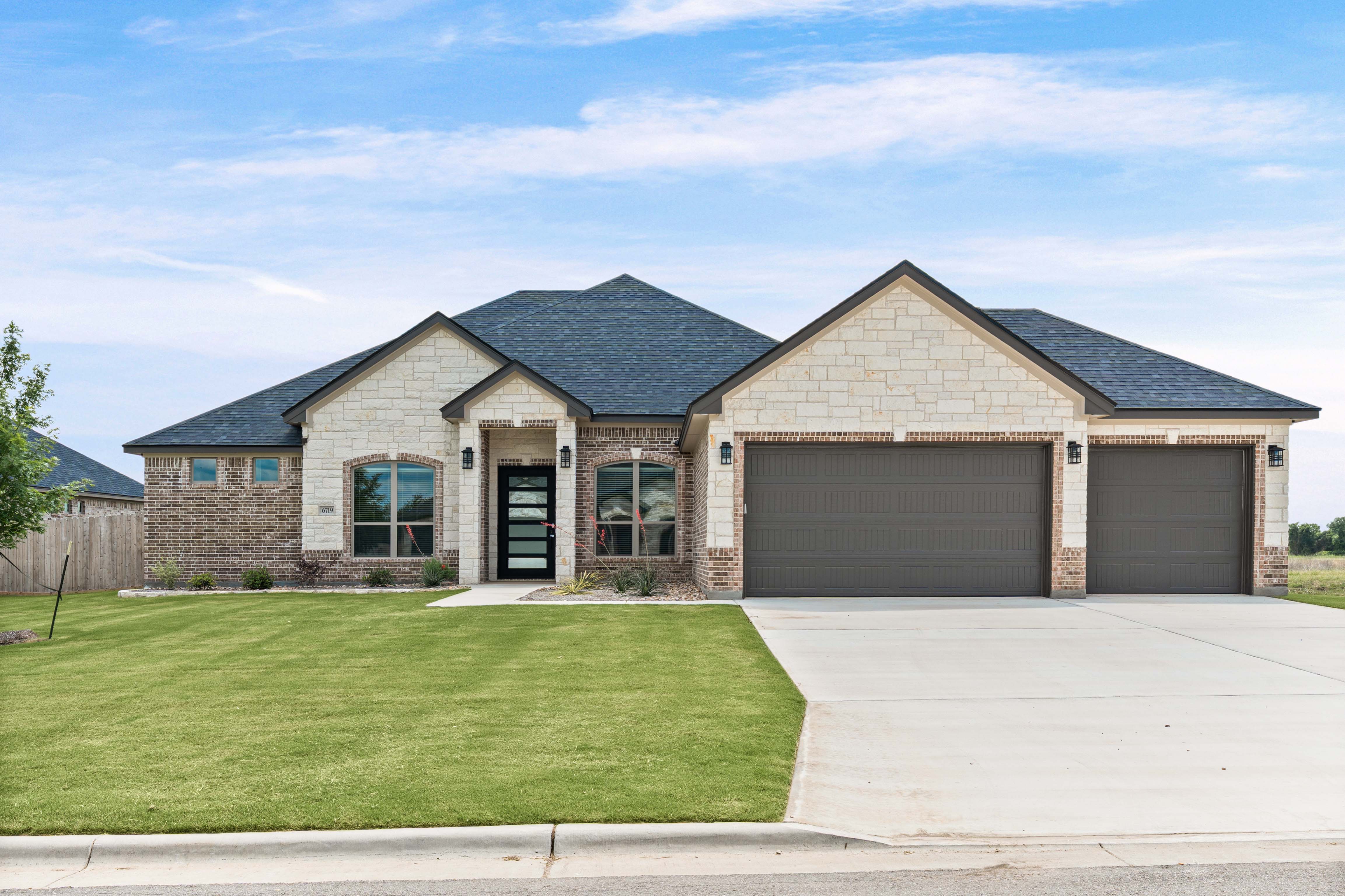 6719 Mamaw, Temple, TX 76502 — Riviera Front 2450 plan by Carothers Executive Homes in Wilma's Way, Temple, Texas