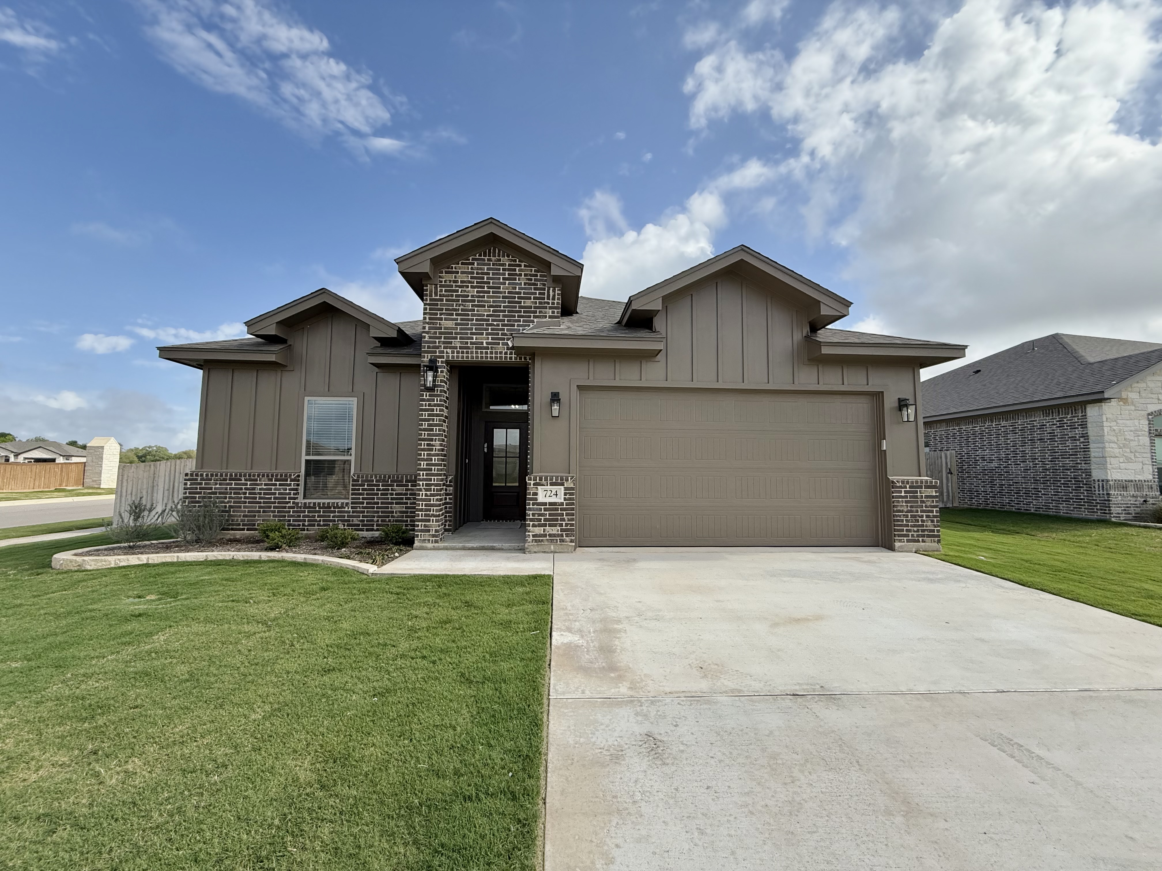 724 Eagle Crest, Salado, TX 76571 — Bartlett II plan by Carothers Executive Homes in Eagle Heights, Salado, Texas