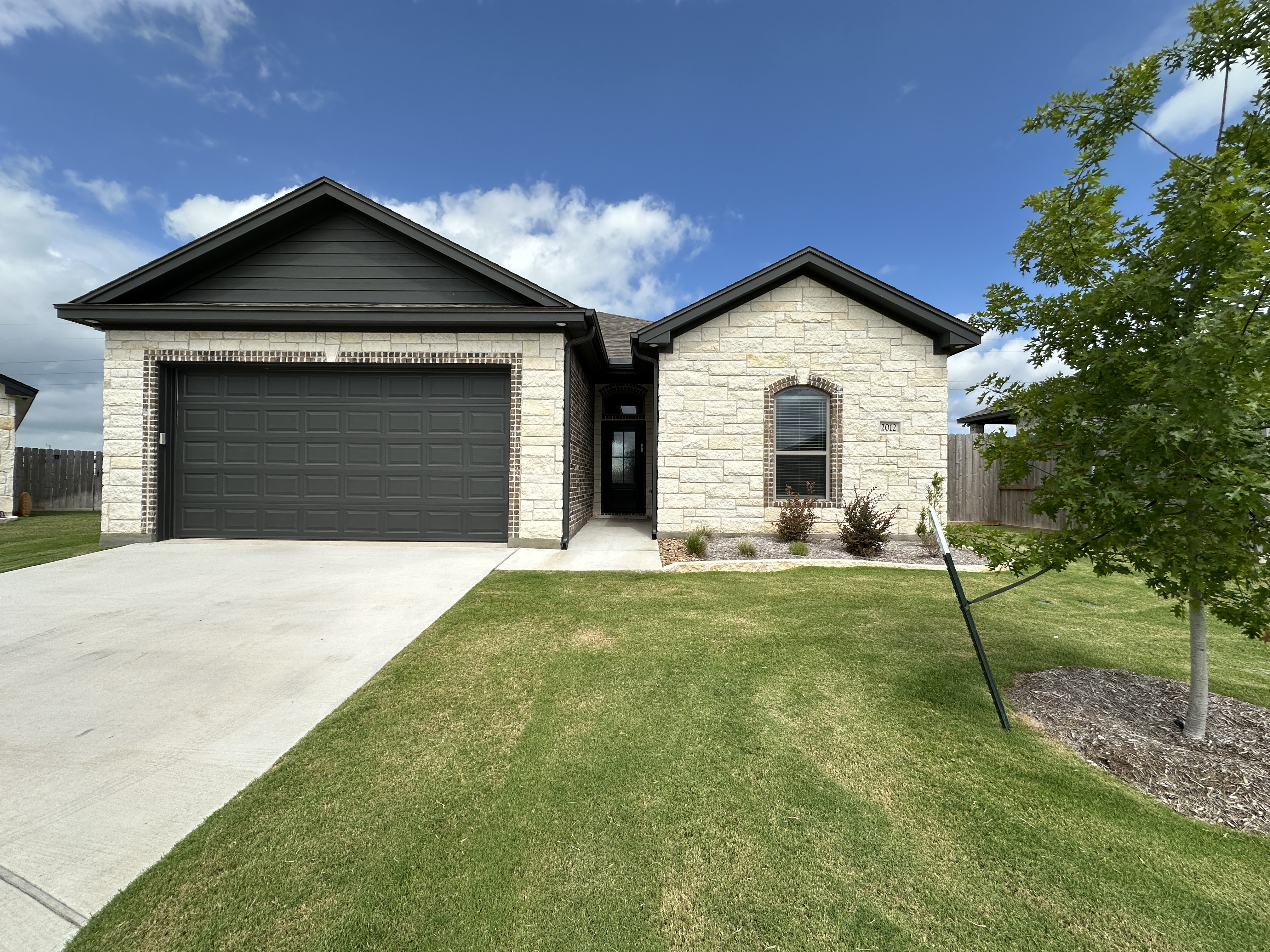 2012 Horse Cane, Temple, TX 76502 — Bandera plan by Carothers Executive Homes in Mesa Ridge, Temple, Texas