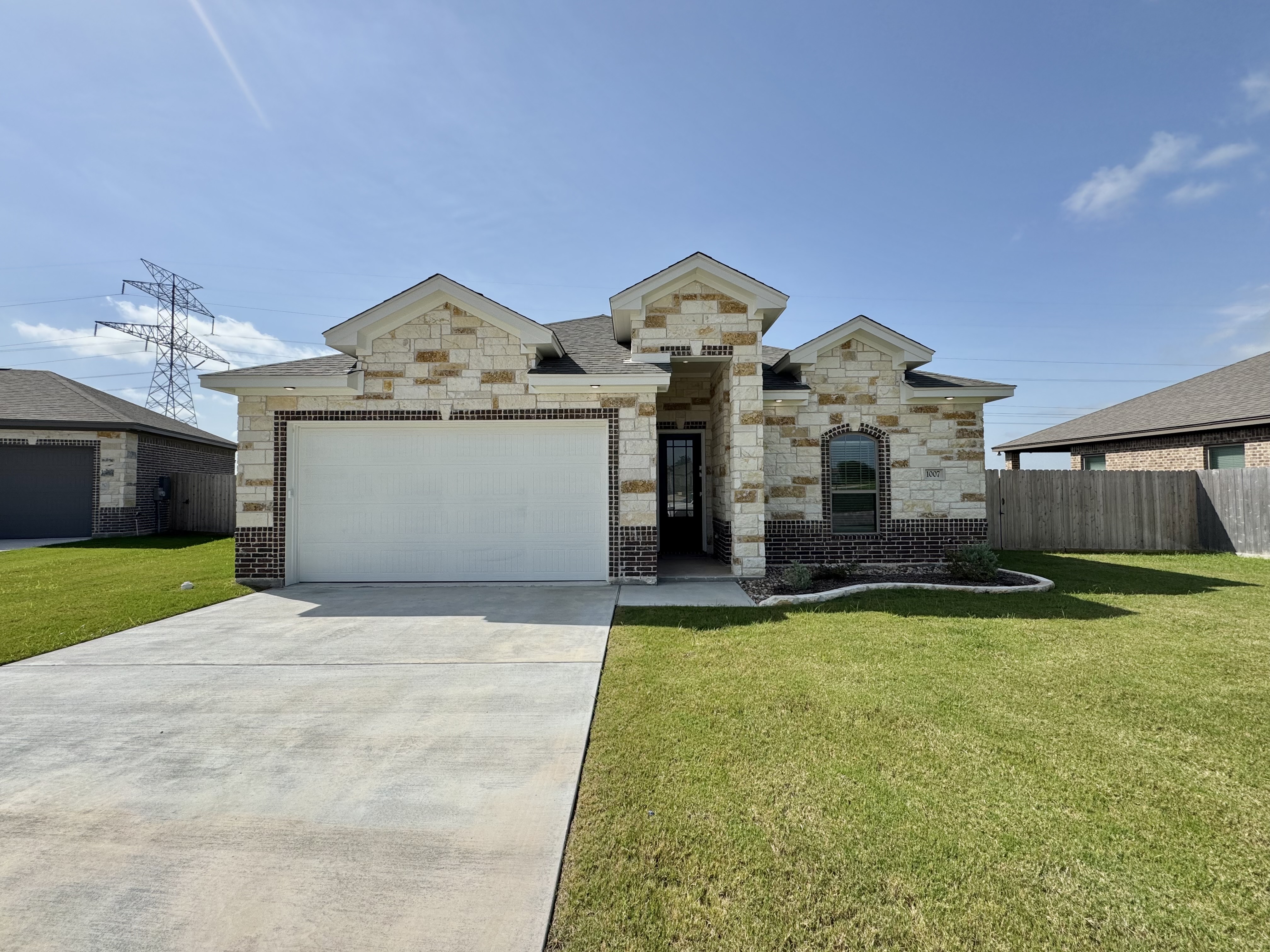 1007 Alice, Temple, TX 76502 — Bartlett II plan by Carothers Executive Homes in Hartrick Valley, Temple, Texas