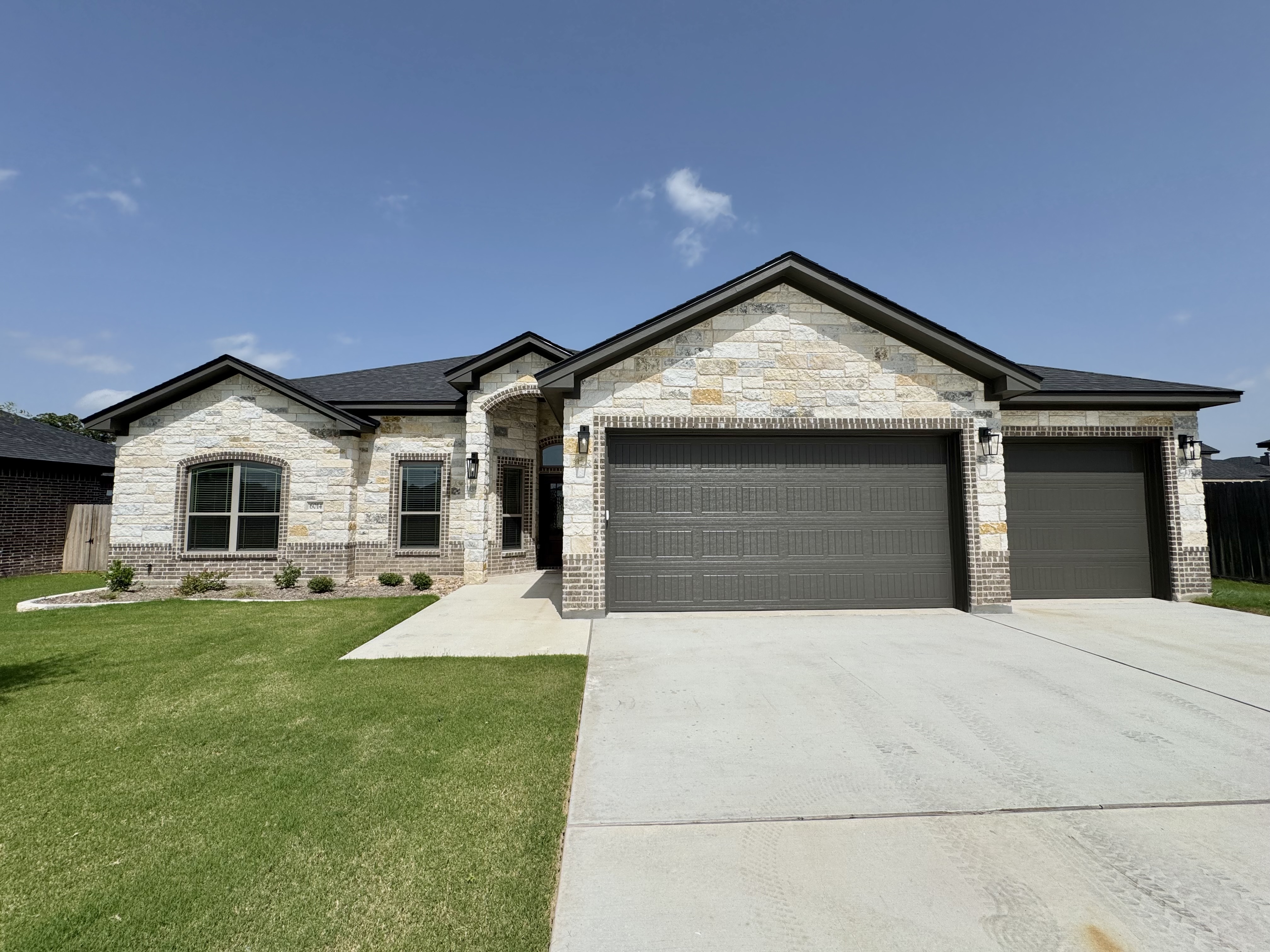 6014 Pescara, Temple, TX 76502 — Monte Carlo plan by Carothers Executive Homes in Bella Terra, Temple, Texas