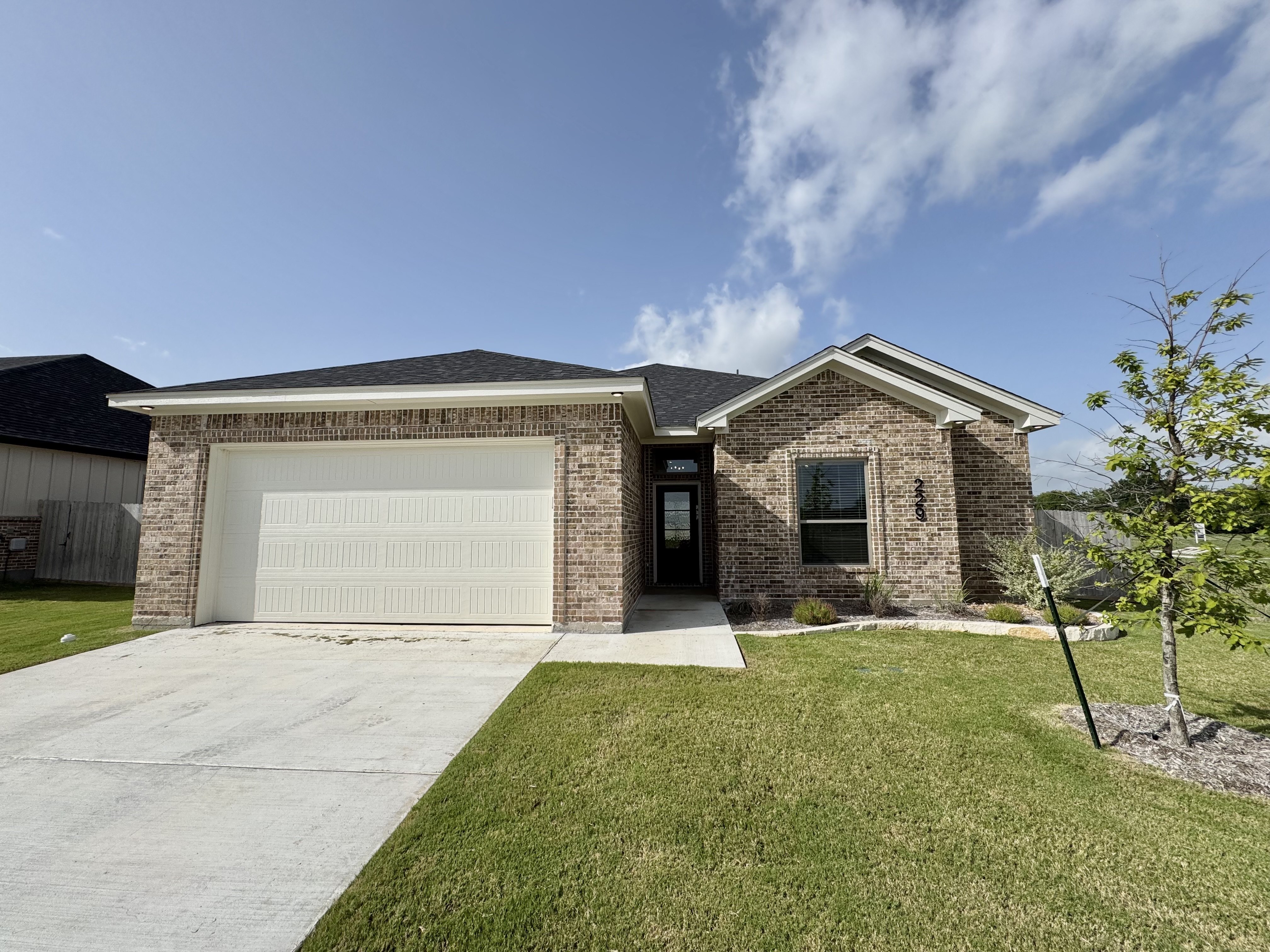 229 Desert Holly, Temple, TX 76502 — Odessa plan by Carothers Executive Homes in Blackland Ranch, Temple, Texas