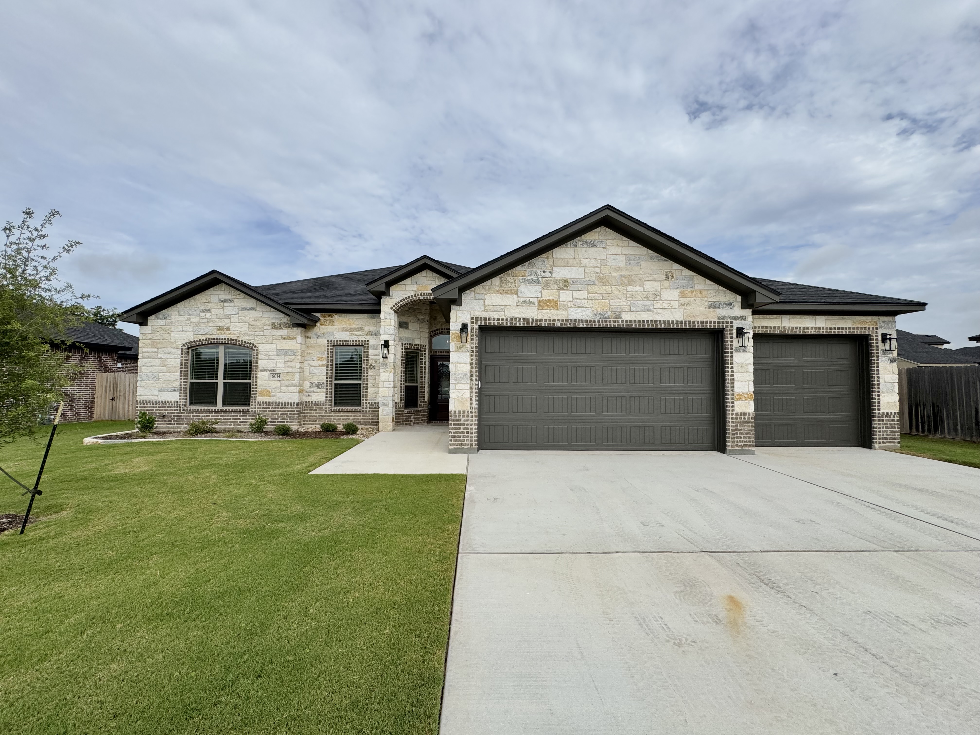 6104 Pescara, Temple, TX 76502 — Nugget plan by Carothers Executive Homes in Bella Terra, Temple, Texas