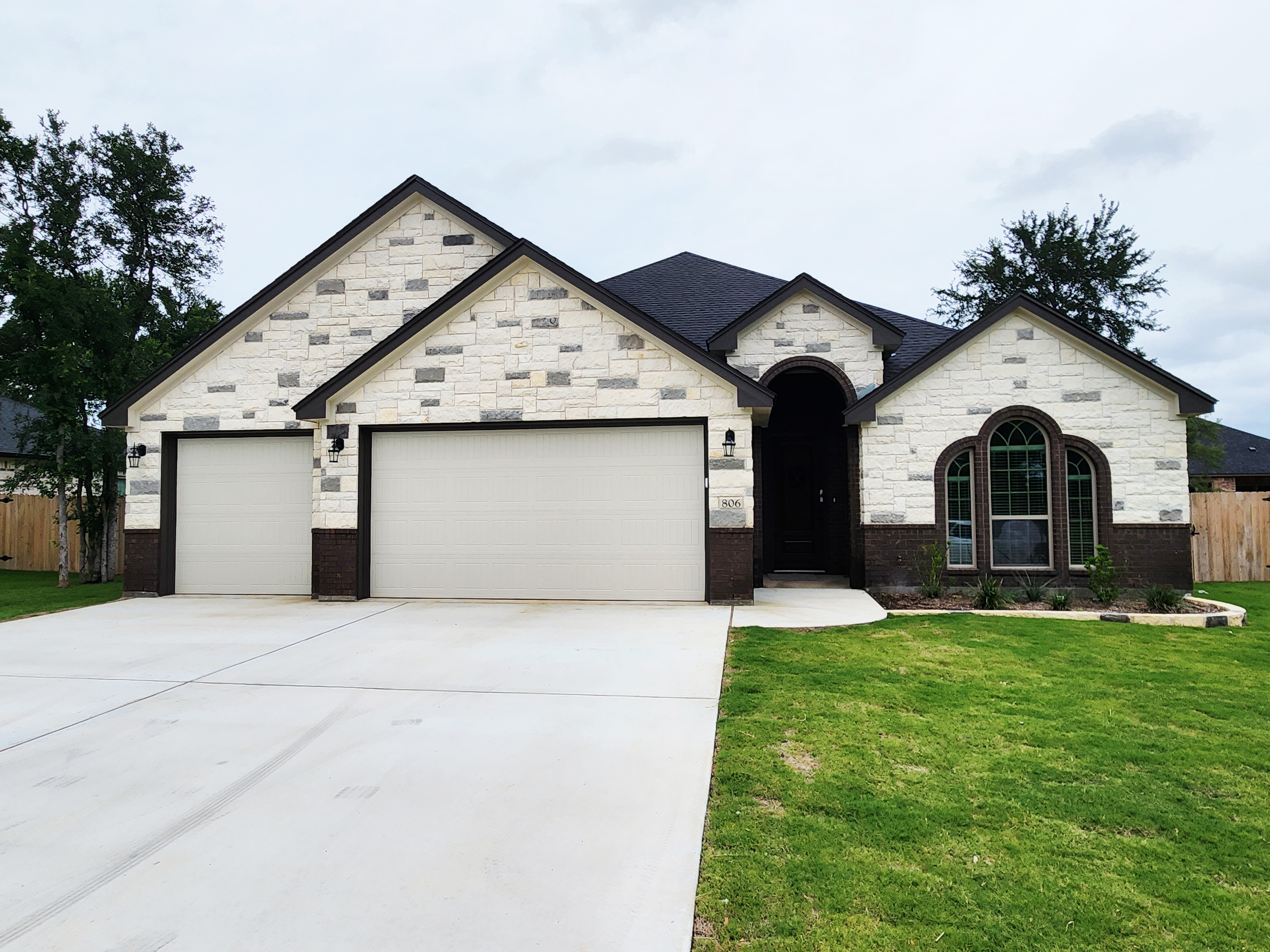 806 Eagle Heights, Salado, TX 76571 — Rio plan by Carothers Executive Homes in Eagle Heights, Salado, Texas